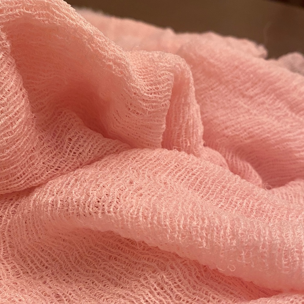 ECHO Peach Pink Large Loose Weave Scarf/ Wrap - Picture 4 of 9